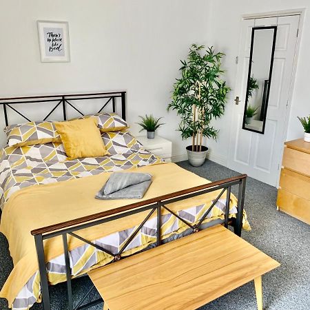 Contemporary 2 Bedroom Victorian Town House - Sleeps Up To 6 Kimberley  Экстерьер фото