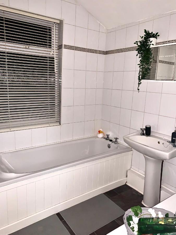 Contemporary 2 Bedroom Victorian Town House - Sleeps Up To 6 Kimberley  Экстерьер фото