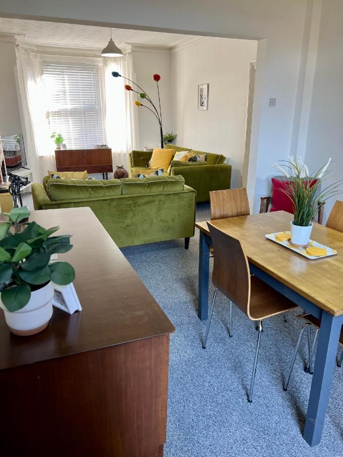 Contemporary 2 Bedroom Victorian Town House - Sleeps Up To 6 Kimberley  Экстерьер фото